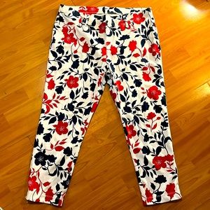Women’s Size XL Capri Floral Print Pants